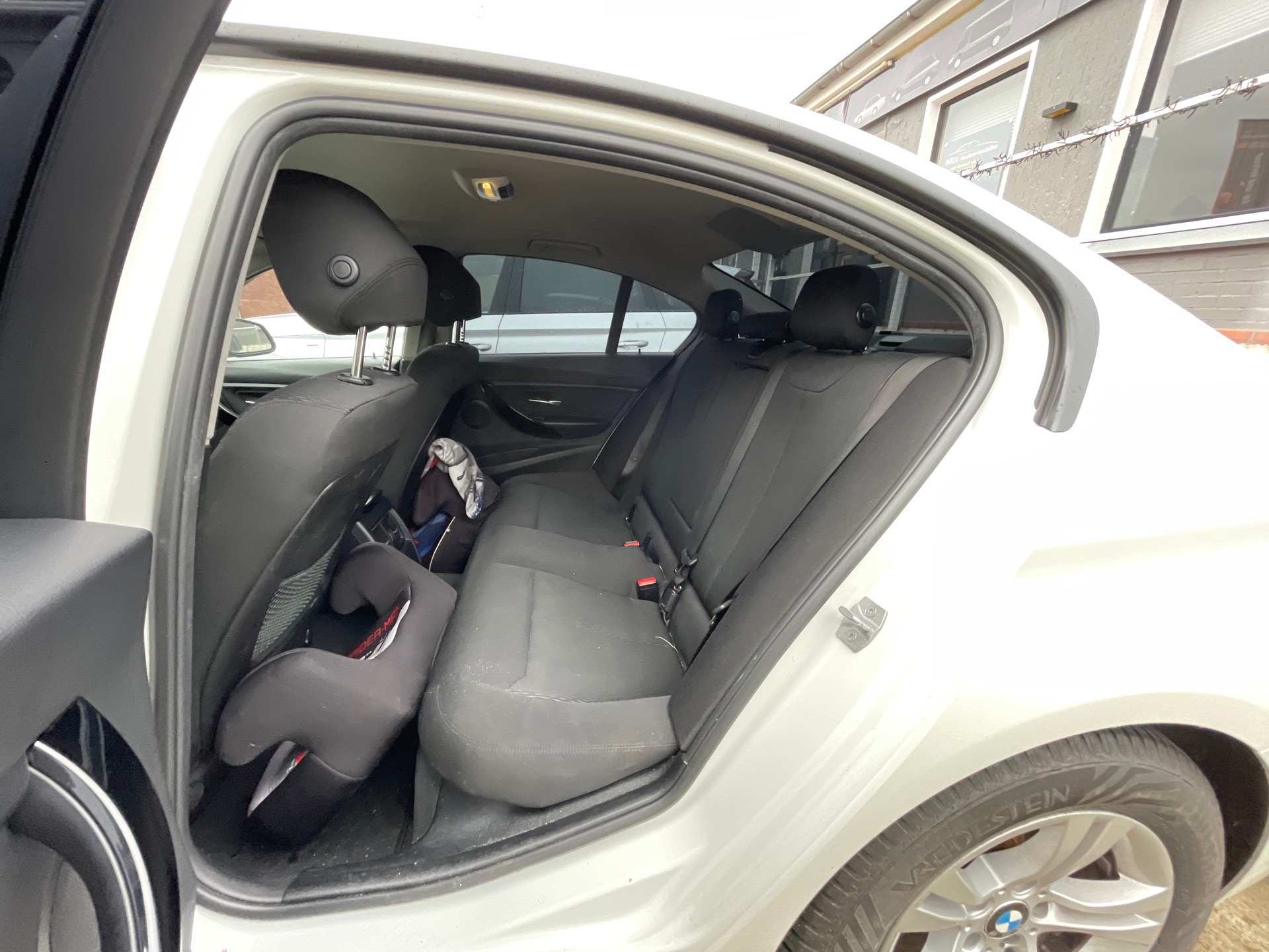 005ac806-9b55-49c1-b0b9-c8ff9a03186f