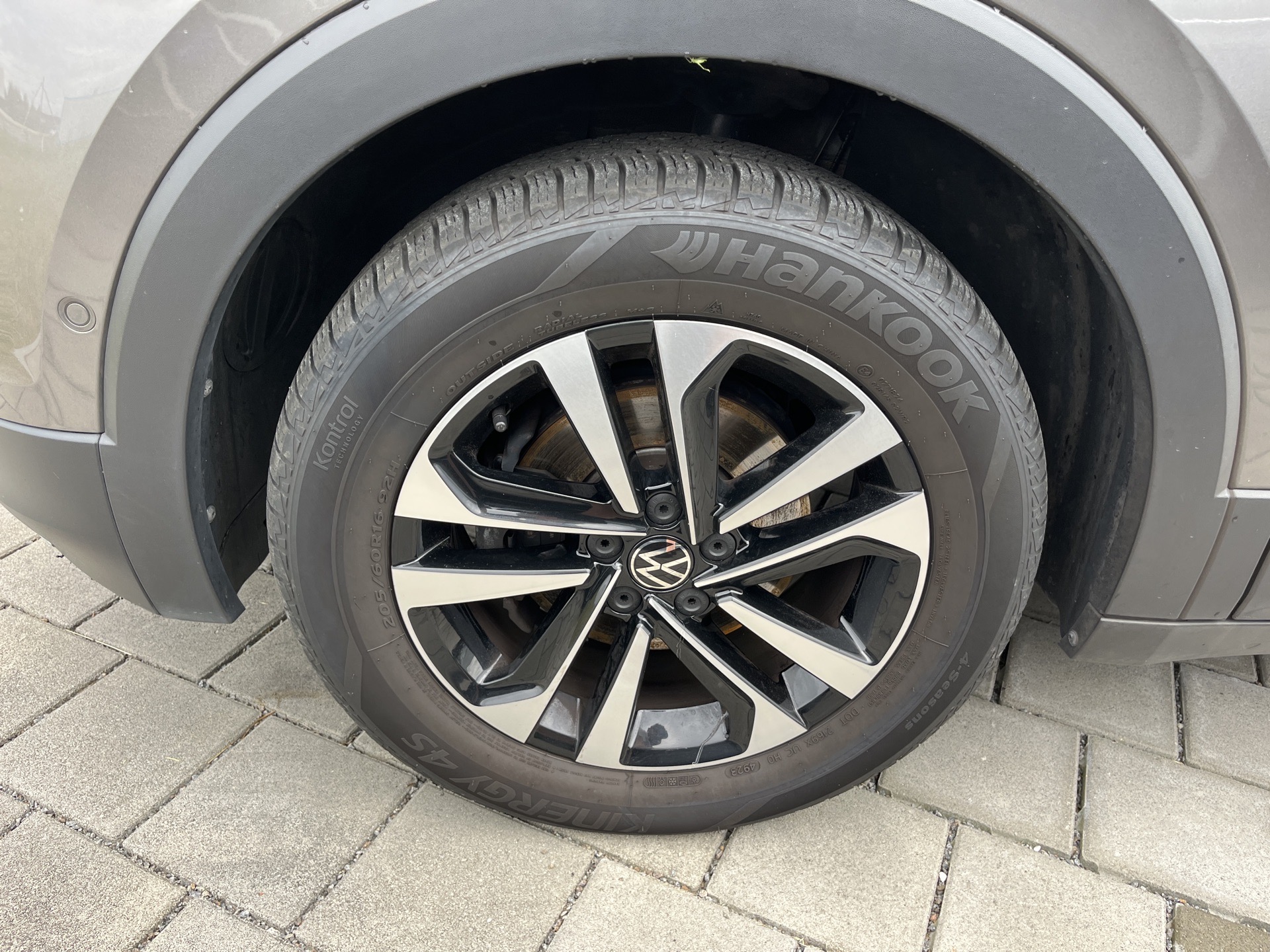 8de960da-c99a-495e-9b3d-0a8a70de9b6e