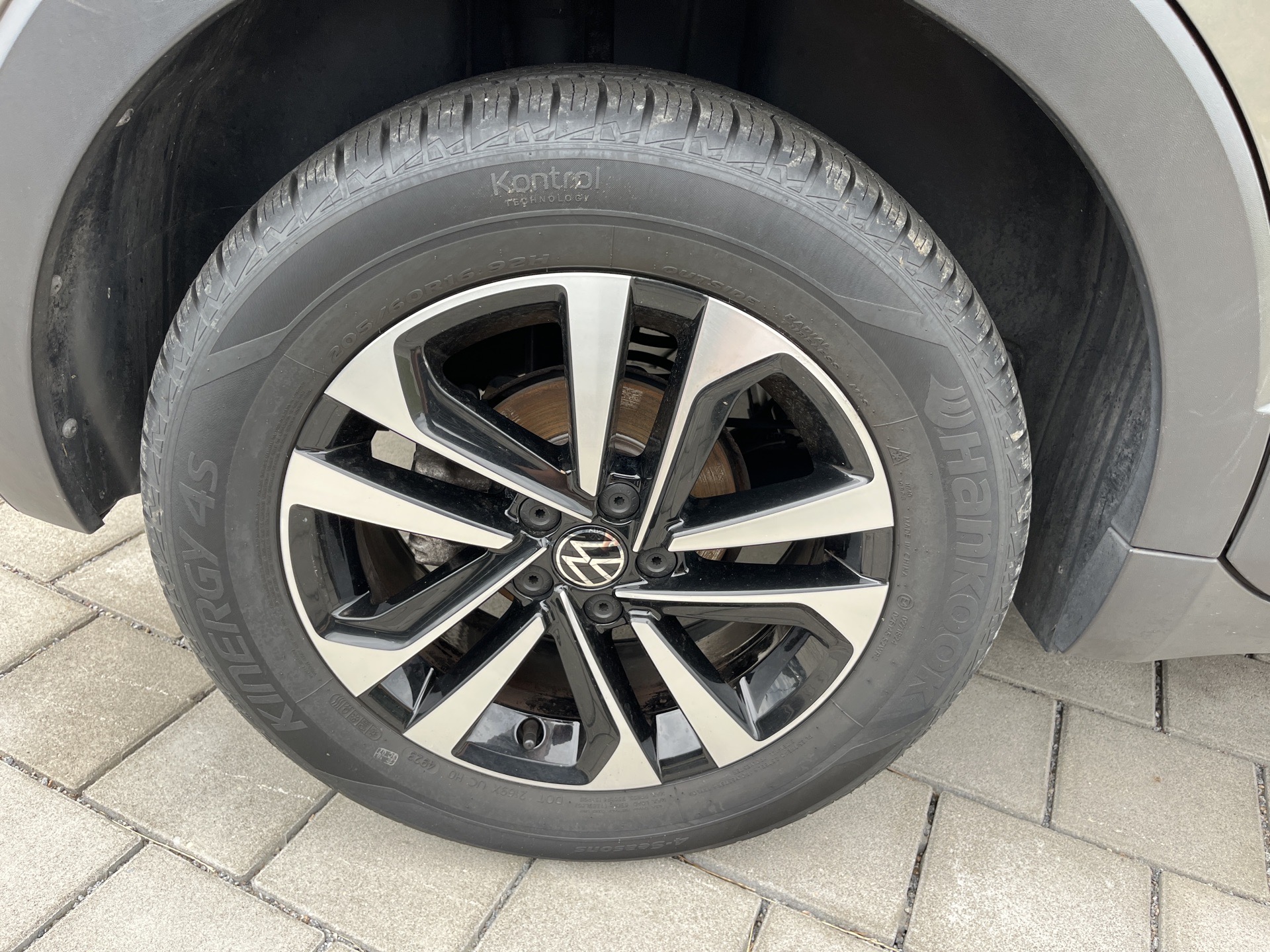 c8b5c084-58fe-4d82-8f82-9eba8267af23