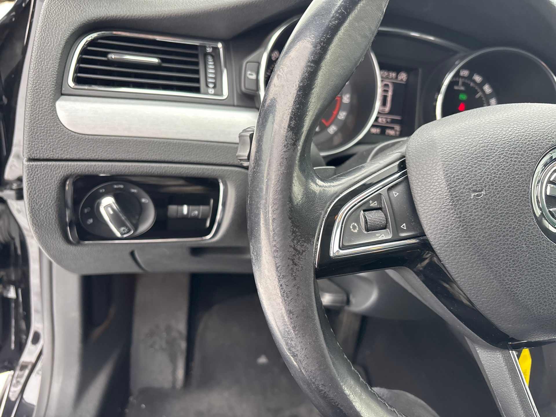 c30d2d8c-2441-4296-ad43-ee909c226e8b