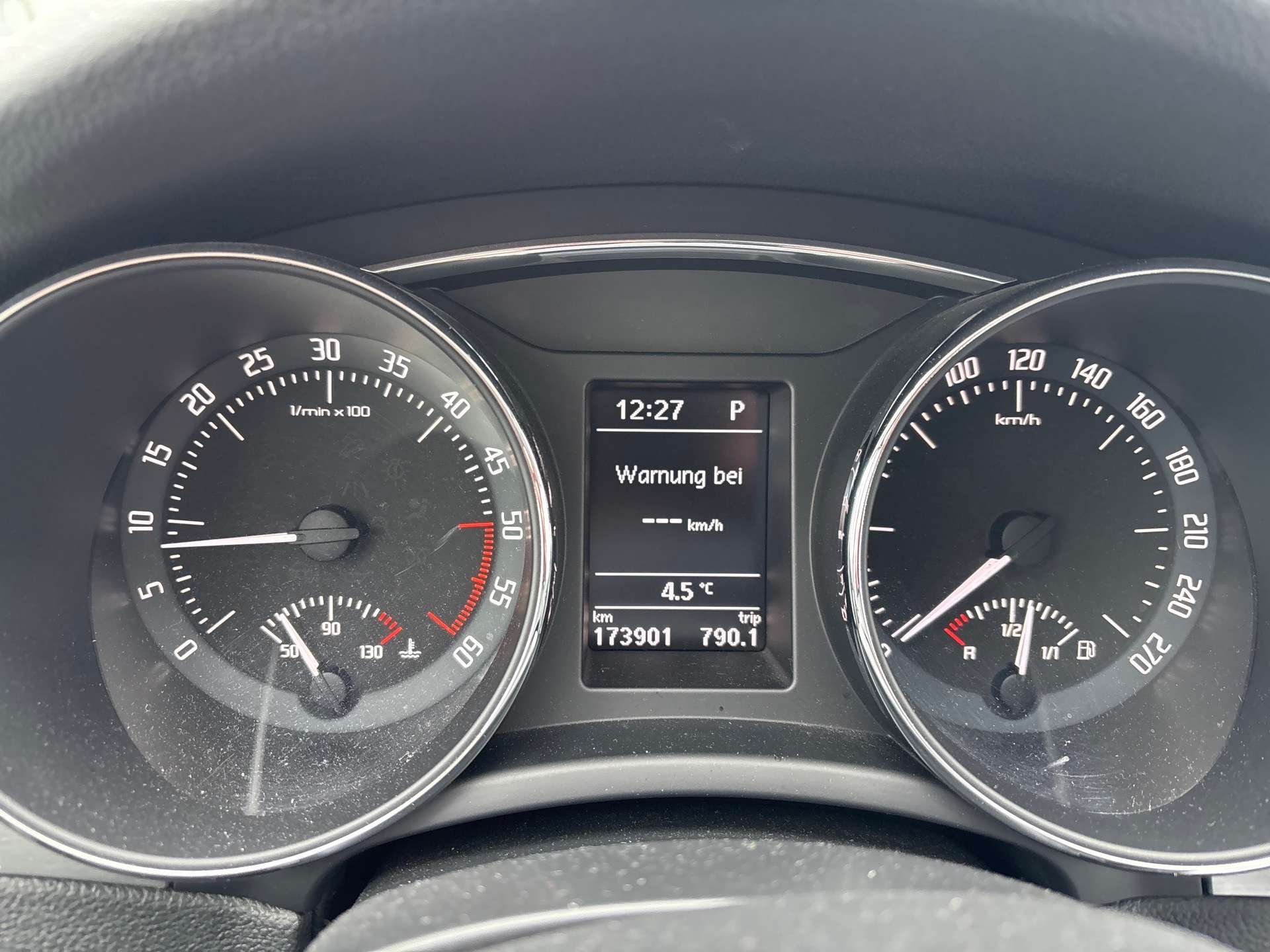 ce0ee28e-d965-4da6-9529-7f70e32faa4b