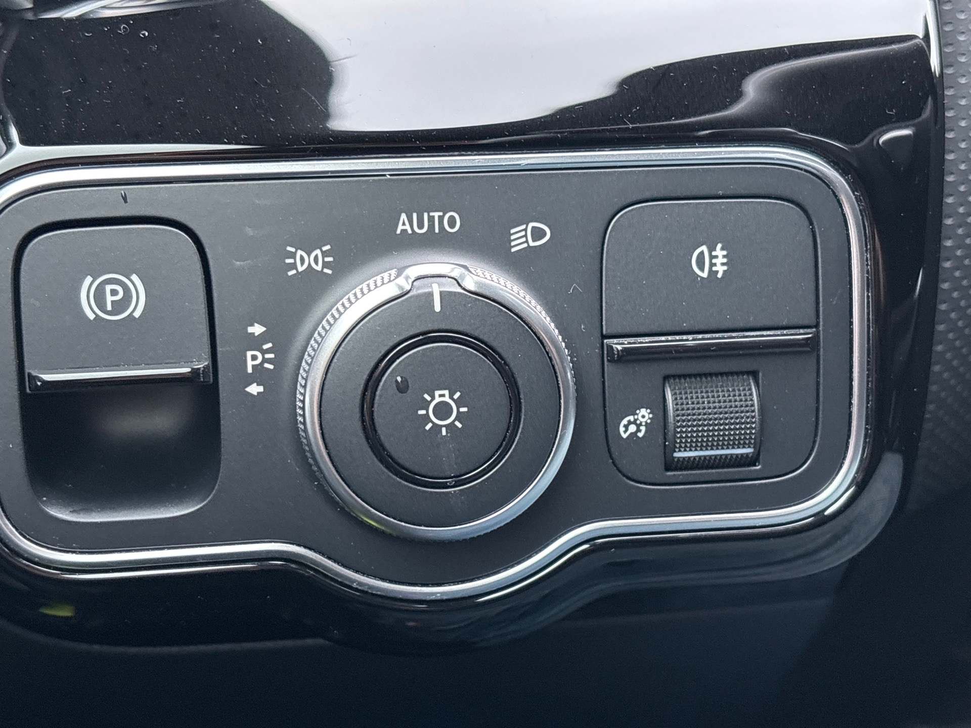 e1a238b4-f496-48c9-bf60-c37c8cf9a069