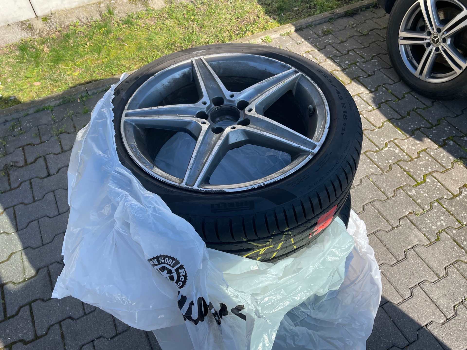 8dfcdc48-b647-4a80-a3a2-67a3adbdbd16